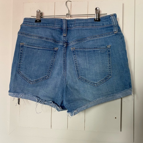 Hollister High-Rise Short 3” - Picture 2 of 2